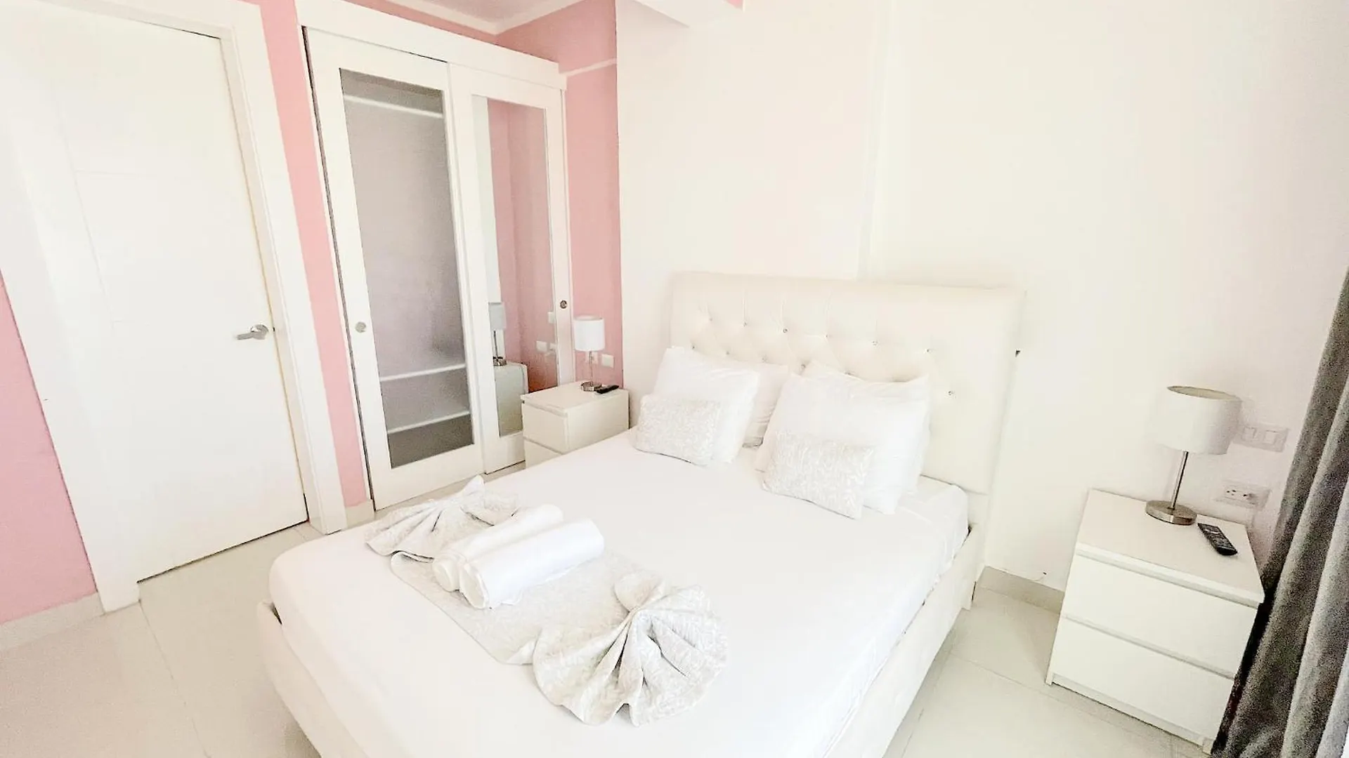 Ducassi Suites Rooms & Beach - Playa Bavaro - Wifi - Parking - Rooftop Pool & Spa  Punta Cana