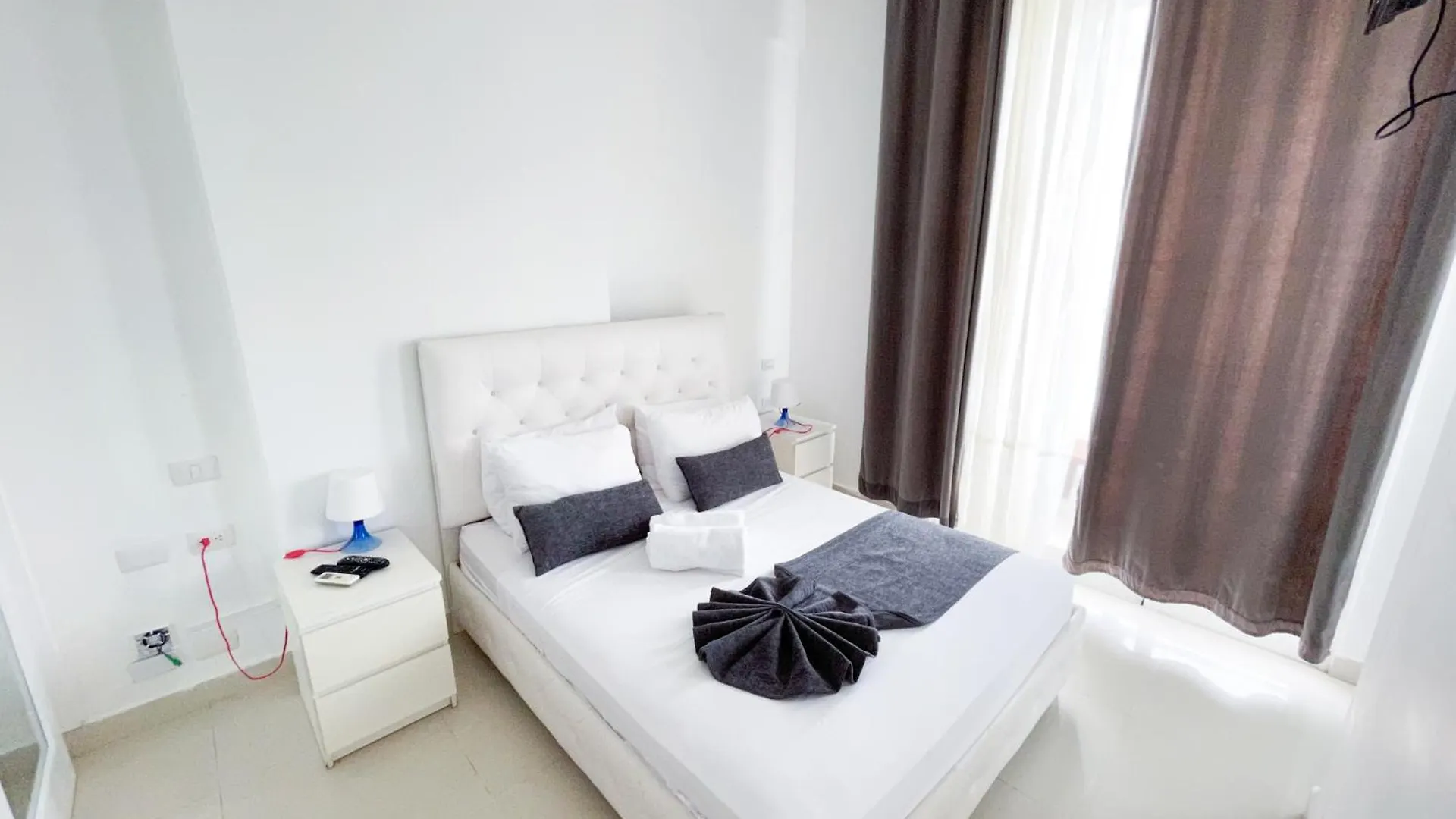 Ducassi Suites Rooms & Beach - Playa Bavaro - Wifi - Parking - Rooftop Pool & Spa  Punta Cana Apartamento