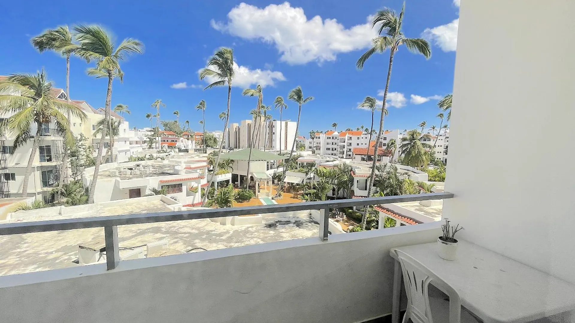 Apartamento Ducassi Suites Rooms & Beach - Playa Bavaro - Wifi - Parking - Rooftop Pool & Spa  Punta Cana